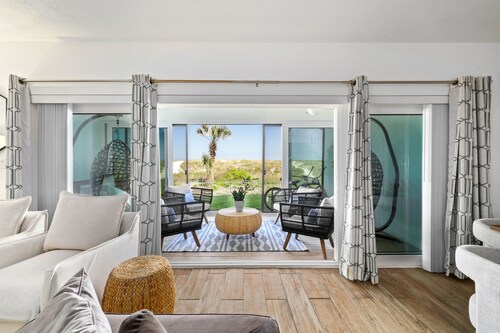 Oceanfront Condo:1st Floor, Steps to the Ocean