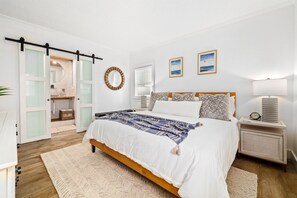 2 habitaciones, tabla de planchar con plancha y cuna de viaje