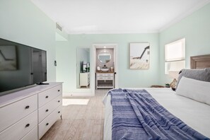 2 bedrooms, iron/ironing board, travel crib, free WiFi - Oceanfront Villa with Endless Atlantic Views (Jacksonville Beach)