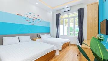 4 makuuhuonetta, työpöytä, silitysrauta/-lauta, ilmainen Wi-Fi