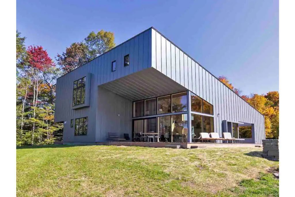 Modern lodge with stunning Catskill mountain views