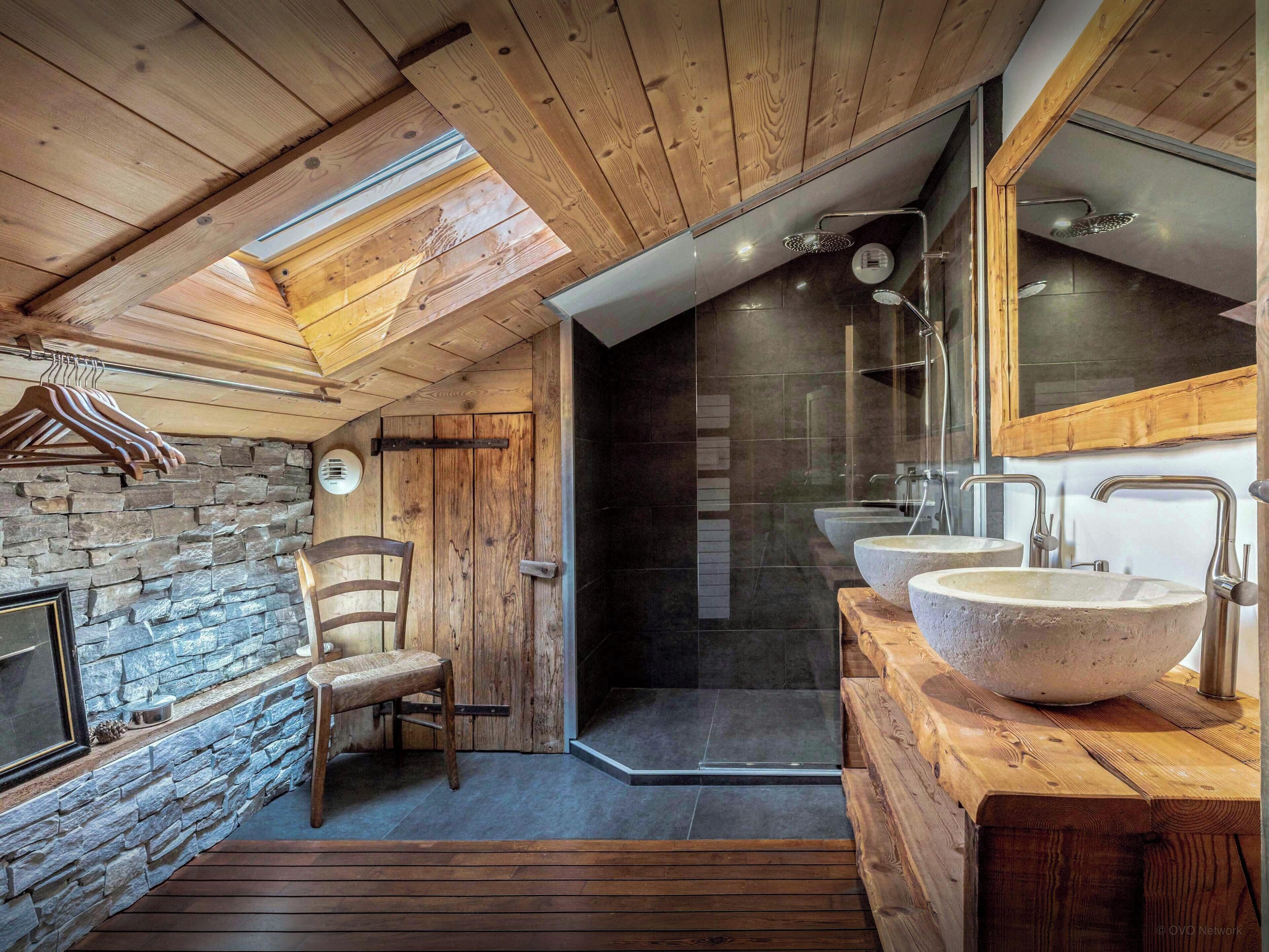 Bathtub, hair dryer, towels