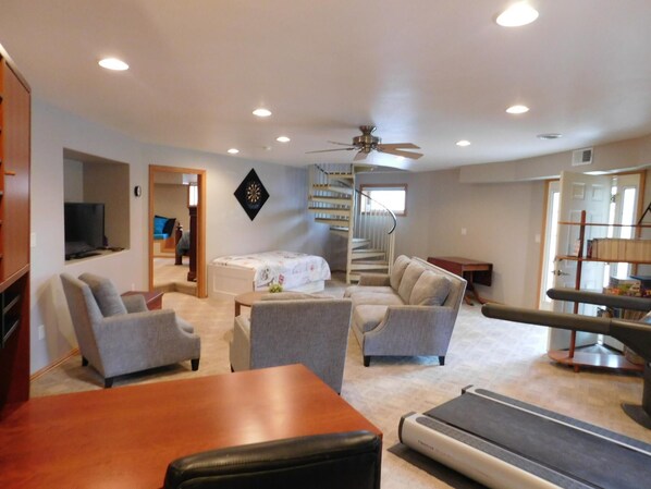 4 habitaciones, escritorio, tabla de planchar con plancha y wifi gratis 