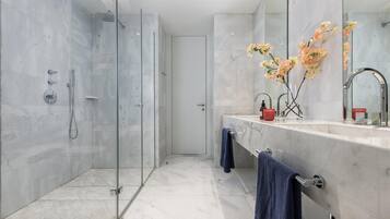 Shower, towels