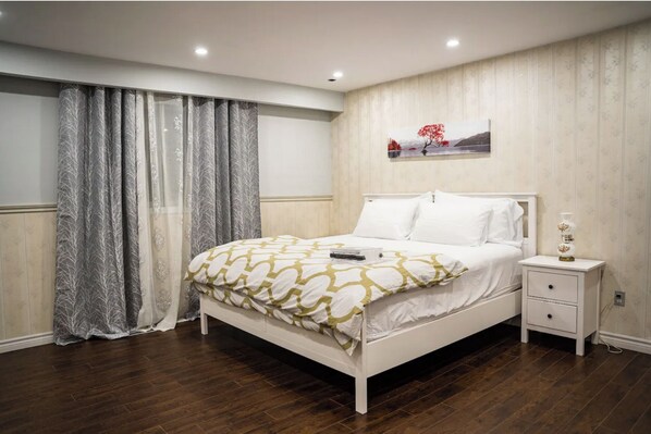 3 bedrooms, in-room safe, iron/ironing board, free WiFi