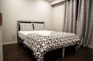 3 bedrooms, in-room safe, iron/ironing board, free WiFi
