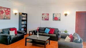 TV - 3 Bedroom Central Villa in Playa Blanca with Pool & Pool Table (Playa Blanca)