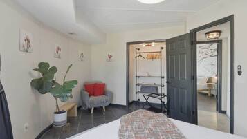 3 dormitorios, tabla de planchar con plancha, wifi gratis y ropa de cama