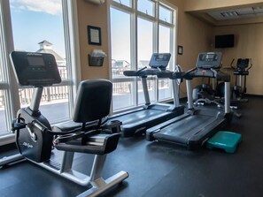 Fitness facility - Bayfront Modern Retreat • Dock, Kayaks, Views (Greenbackville)