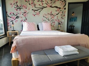3 bedrooms, iron/ironing board, free WiFi, bed sheets - Bayfront Modern Retreat • Dock, Kayaks, Views (Greenbackville)
