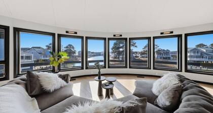 Bayfront Modern Retreat • Panoramic Views, Dock, Kayak, Pools & Resort Amenities