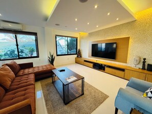 Smart TV, stereo - Picturesque private villa with infinity pool (Puerto Galera)