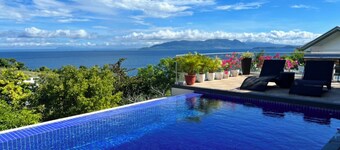 Picturesque private villa with infinity pool