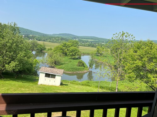 Winding River - Panoramic view of river valley, under 10 minutes to Dreams Park