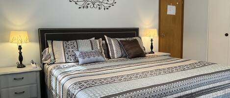 4 bedrooms, desk, iron/ironing board, free WiFi