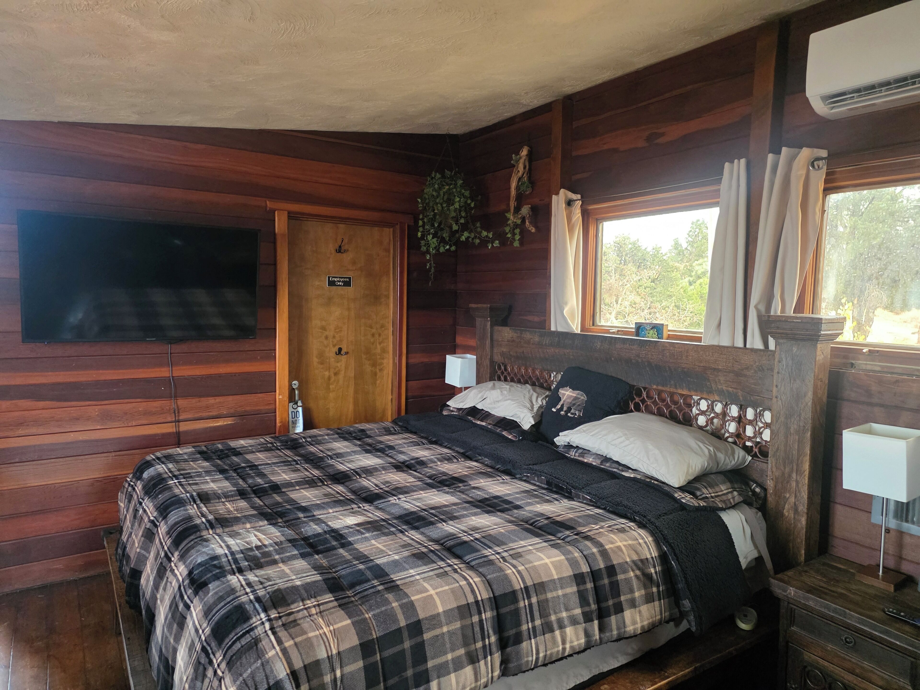 1 bedroom, desk, free WiFi, bed sheets