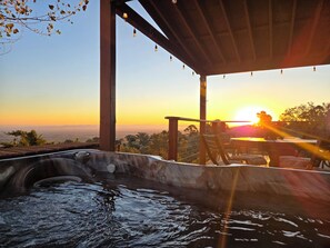 تناول الطعام بالخارج