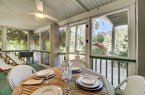 Apartment (2 Bedrooms) | Dining