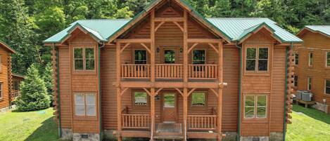 House (Multiple Bedrooms) | Front of property