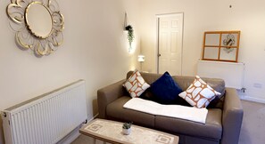 House | Interior - Impeccable 1-bed, Sleeps 2, Free Parking (Pontefract)