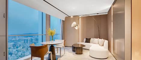 Suíte luxo, 1 cama King | Cofres nos quartos, cortinas blackout