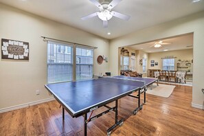 Games room - Walk to Lake: Townhome w/ Hot Tub in Afton! (Afton)