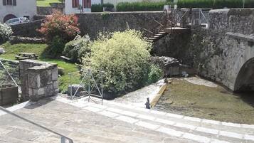 Enceinte de lâhĂ©bergement