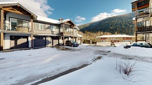 Unclassified image, 4 of 16, button - Welcome to the Cowabunga Condo (Sun Peaks)