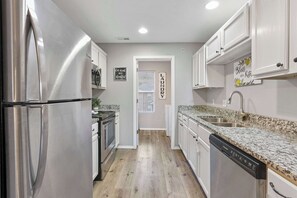 Condo, varias camas, balcón, vista a la montaña (Branson Overlook) | Cocina privada | Cafetera y tetera 