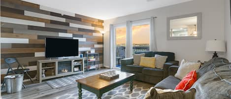 Condo, Multiple Beds, Balcony, Mountain View (Branson Overlook) | Living room | 42-inch flat-screen TV with digital channels, fireplace
