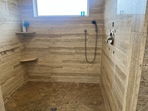 Shower, jetted bath, hair dryer, towels