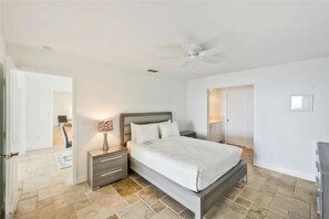 4 slaapkamers, een strijkplank/strijkijzer, gratis wifi, beddengoed