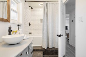 Villa (4 Bedrooms) | Interior - Boho Joshua Tree Escape w/ Firepit, Courtyard & Epic Views Asteroid by Avantstay (Twentynine Palms)