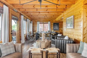 Nhà (Multiple Bedrooms) | Nội thất