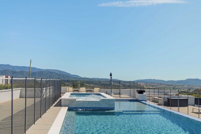 Pinot Point by Avantstay Massive Estate, 10 Mins From Temecula Wineries