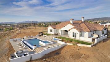 Villa (5 Bedrooms) | Interior
