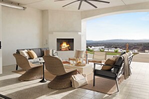 Villa (5 Bedrooms) | Interior - Pinot Point by Avantstay Massive Estate, 10 Mins From Temecula Wineries (Temecula)