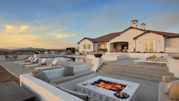 Villa (5 Bedrooms) | Interior