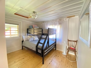 3 bedrooms, desk, iron/ironing board, travel crib