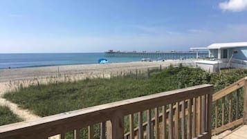 Camastros y toallas de playa