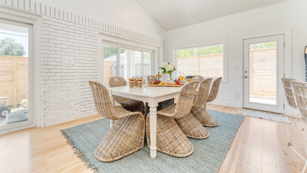 House (4 Bedrooms) | Dining - Twin Fin by Avantstay Walk to the Beach - Chic 30A Retreat (Panama City Beach)