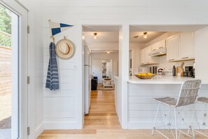 House (4 Bedrooms) | Private kitchen | Fridge, microwave, oven, stovetop