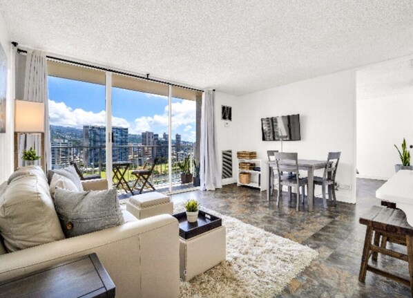 Living area - Secure Building at Entrance to Waikiki! (Honolulu)
