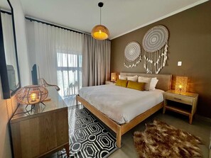2 bedrooms, iron/ironing board, WiFi, bed sheets - Deluxe 2-bdr condo in Gold Coast - Malmok /Au~126D (Noord)