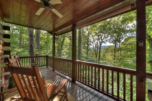 Terrace/patio - Cozy Retreat with Hot Tub, Firepit & Fireplace! - Bearfoot Ridge (Blue Ridge)