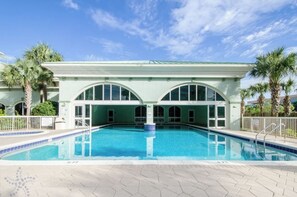 Innenpool, beheizter Pool