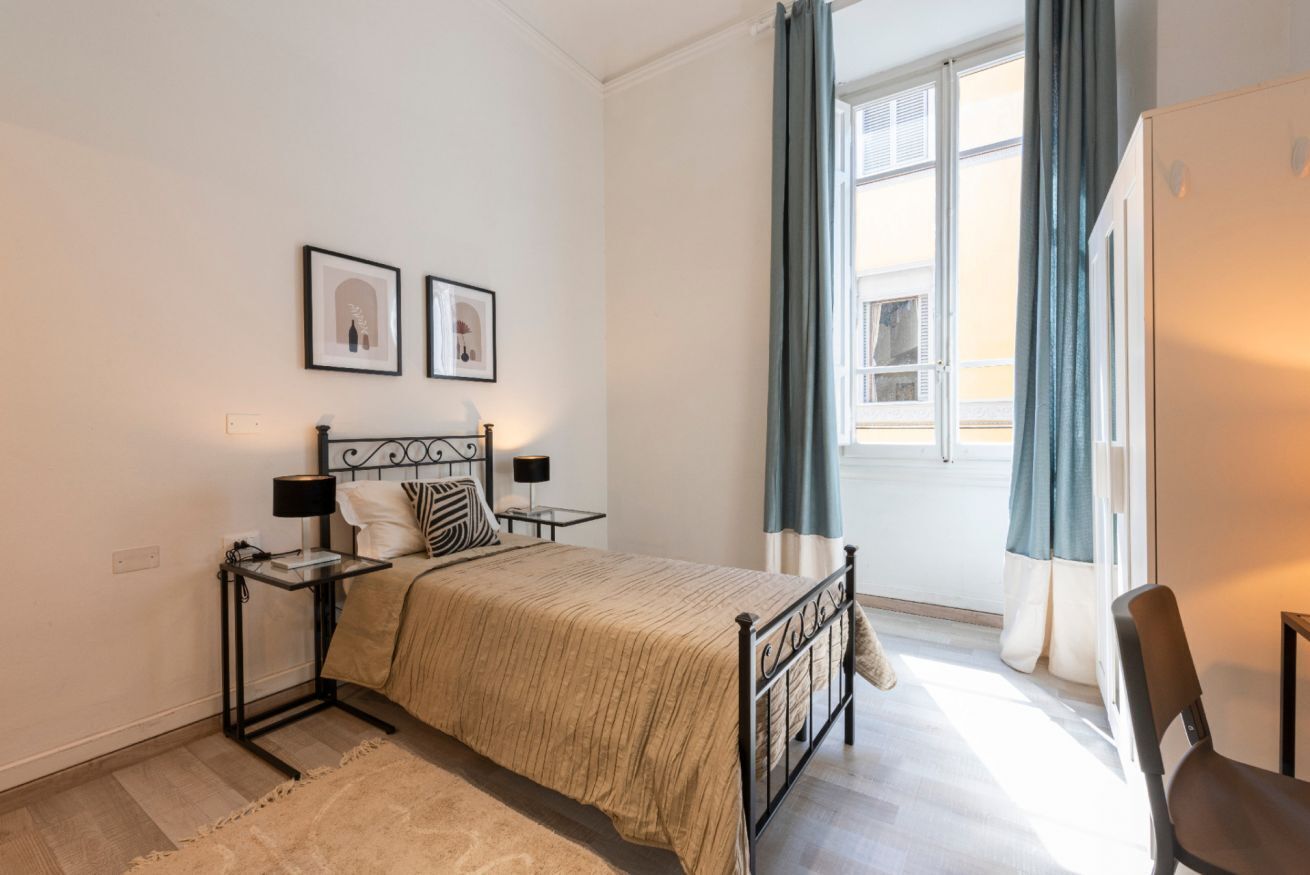 4 habitaciones, tabla de planchar con plancha, wifi y ropa de cama 