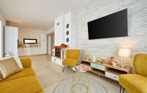 Smart-TV, Kamin, Stereoanlage