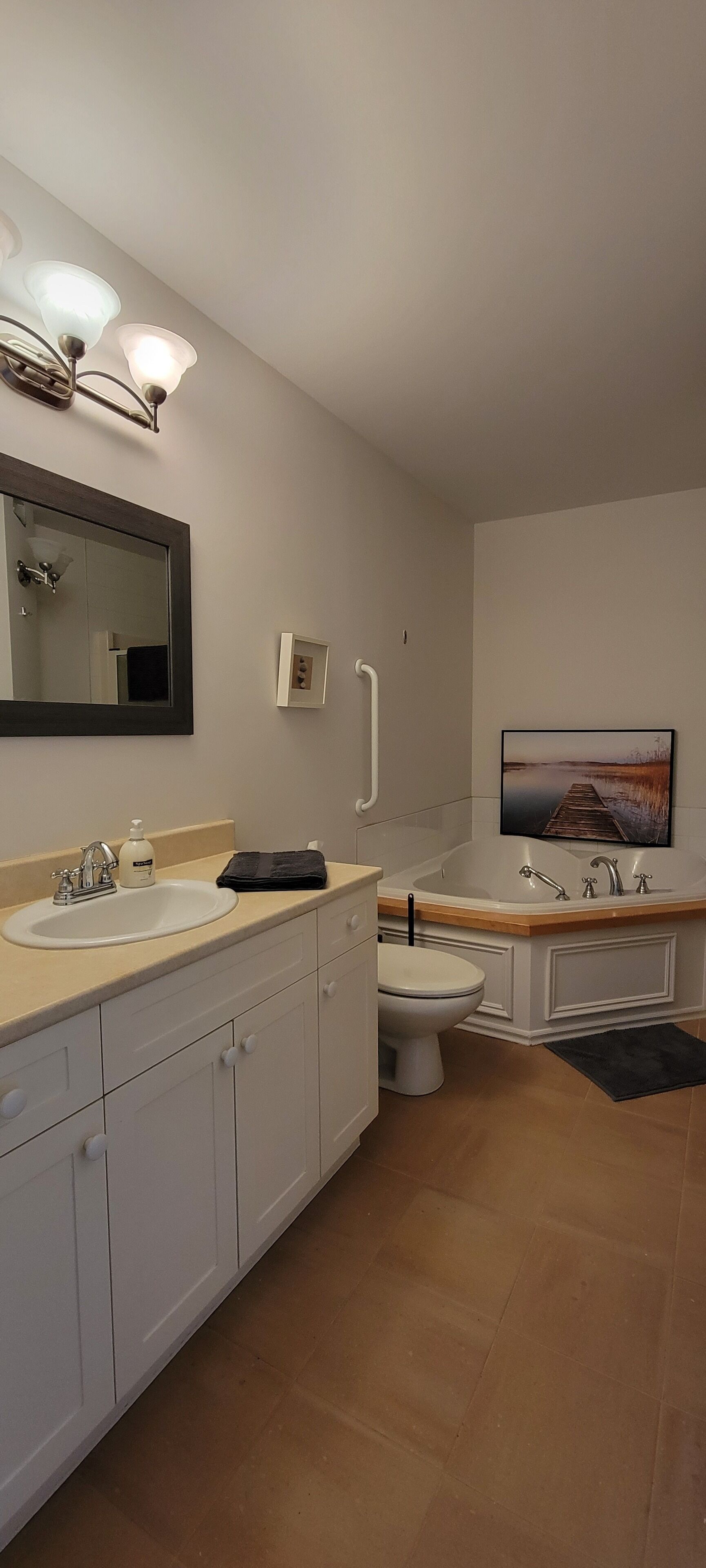 Shower, jetted bath, hair dryer, towels