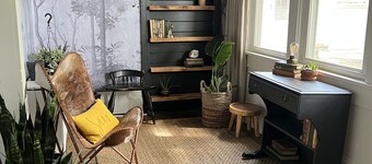 Stylish 1 BR Apt. w/ Sunroom in DT Hughesville